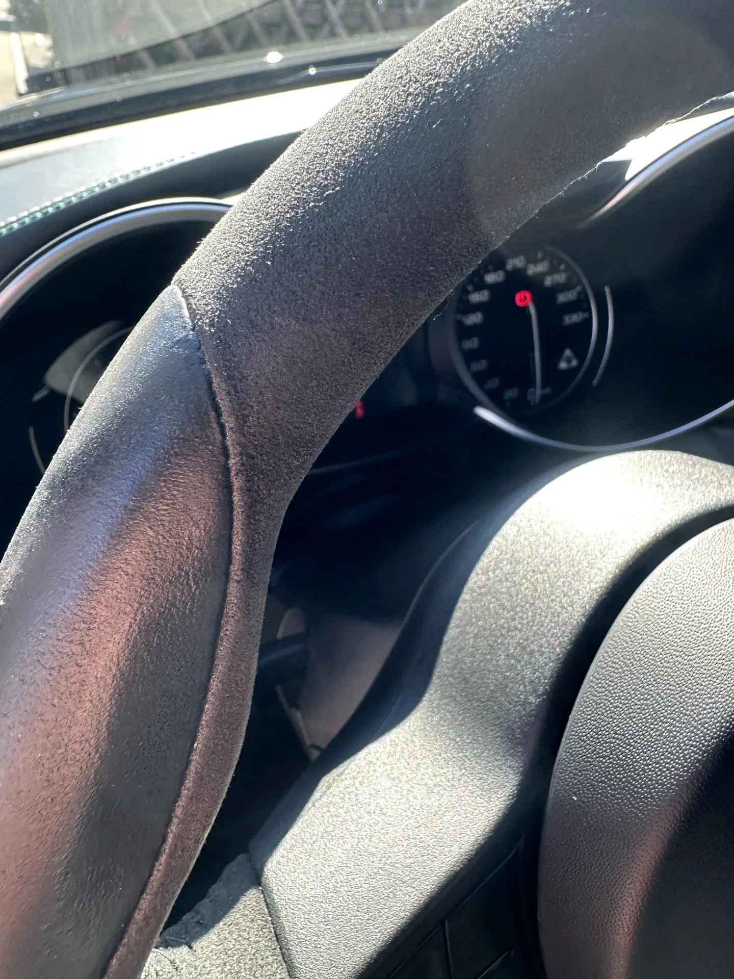 Alfa Romeo Giulia Lenkrad neu beziehen AMMARO Atelier
