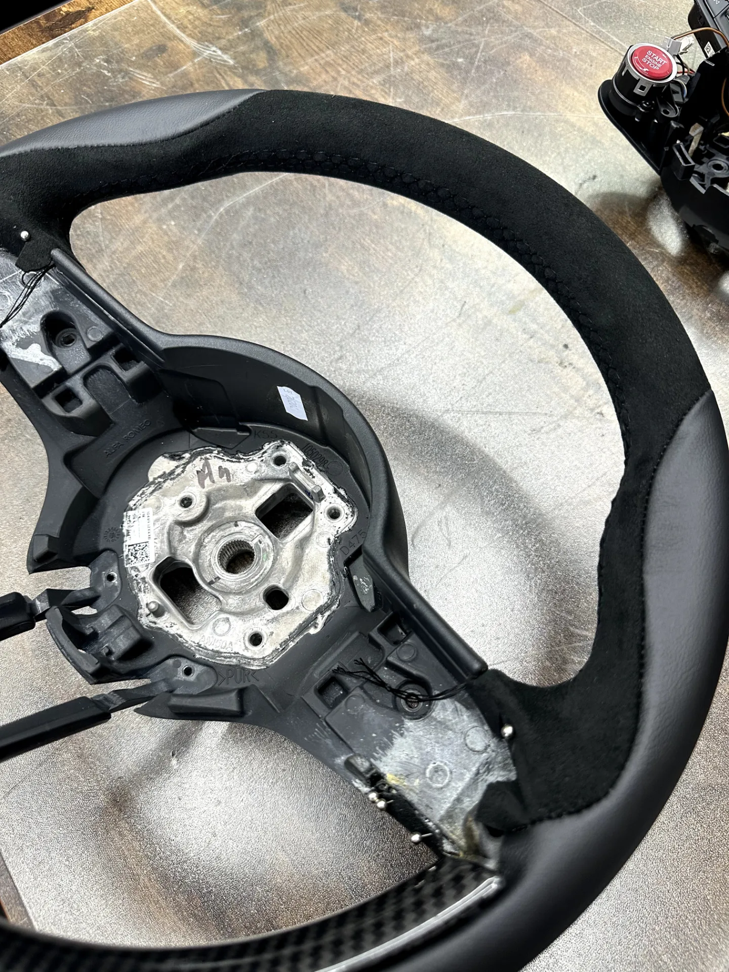 Alfa Romeo Giulia Lenkrad neu beziehen AMMARO Atelier