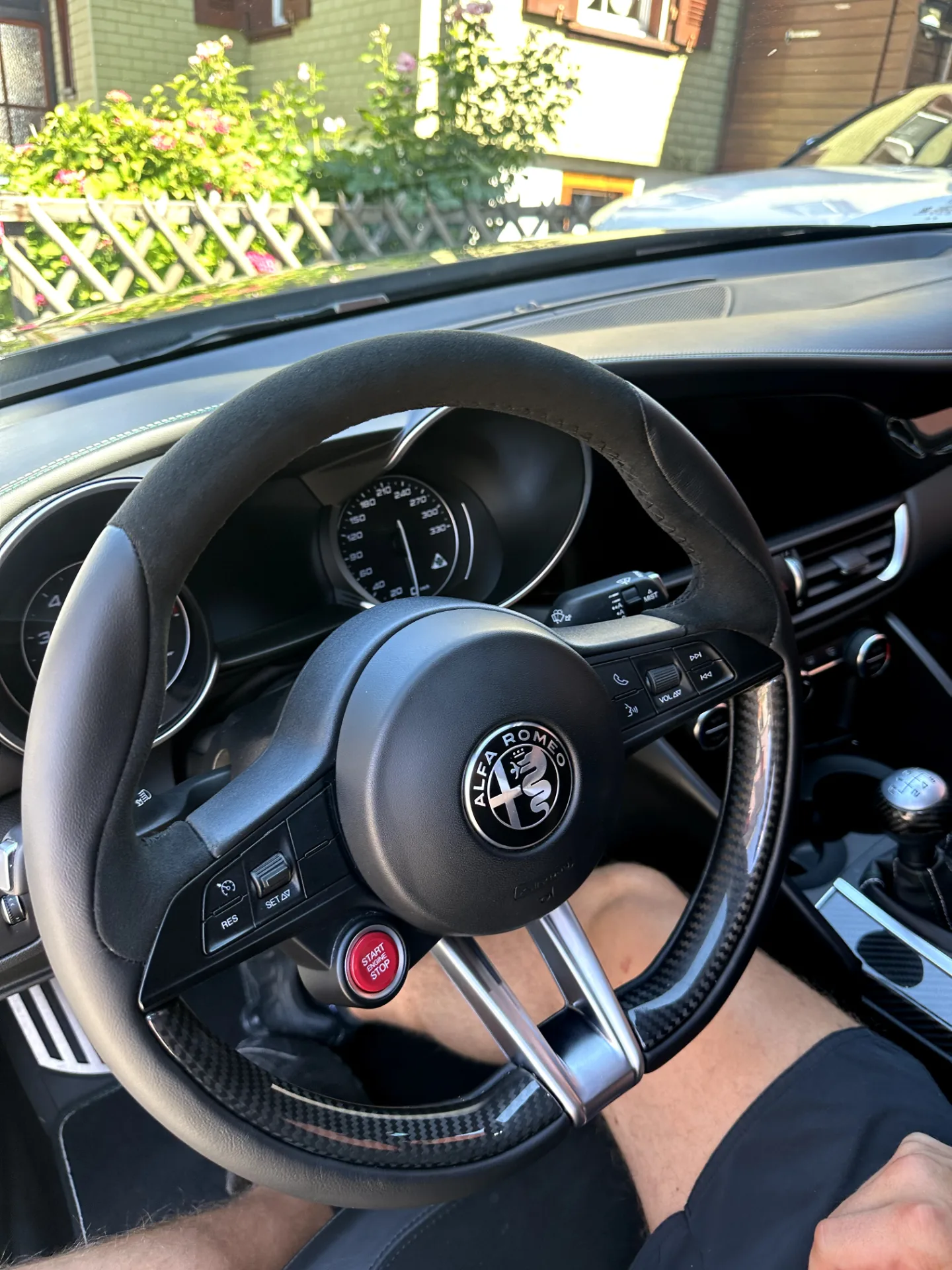 Alfa Romeo Giulia Lenkrad neu beziehen AMMARO Atelier