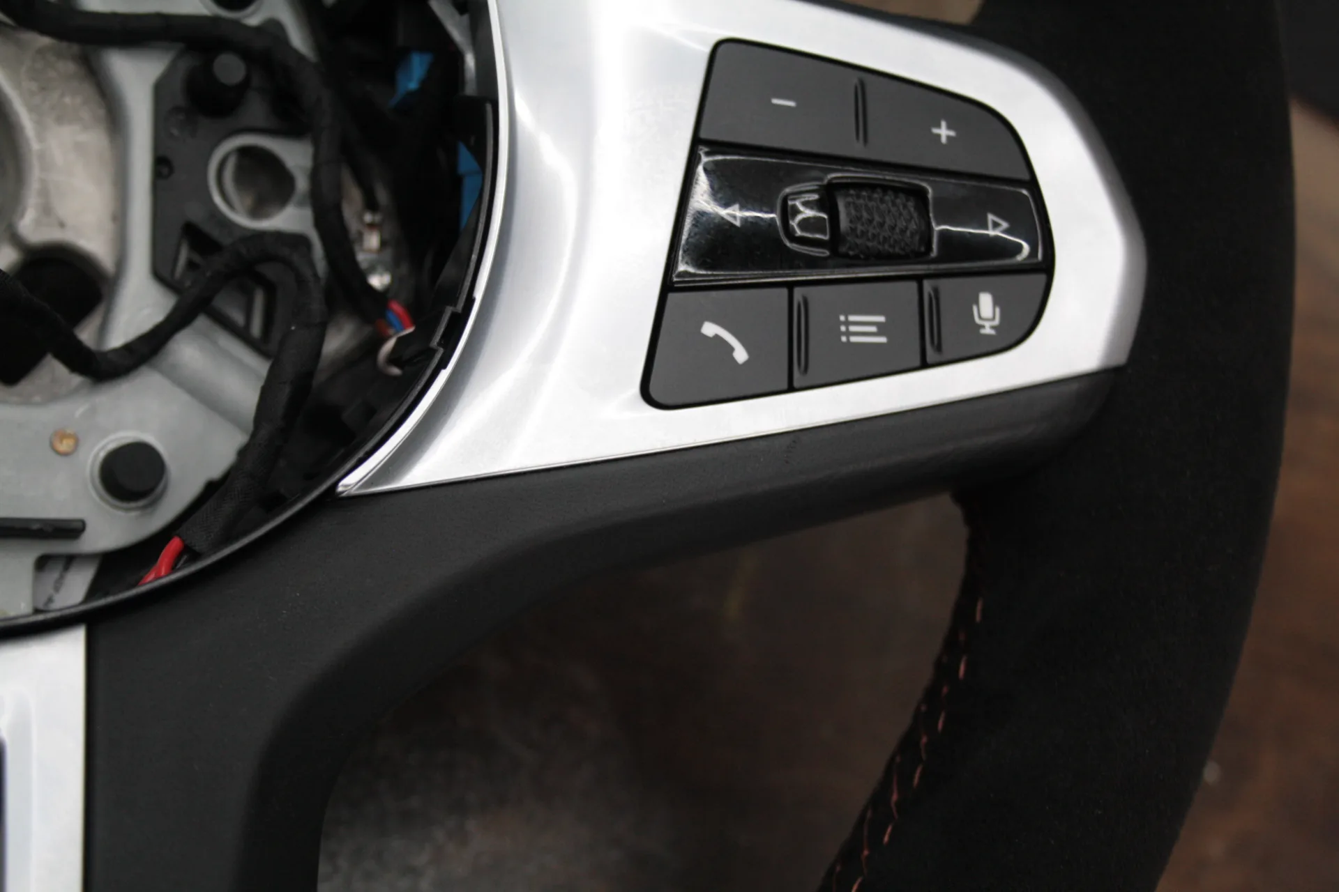 BMW M5 Competition Lenkrad neu beziehen AMMARO Atelier