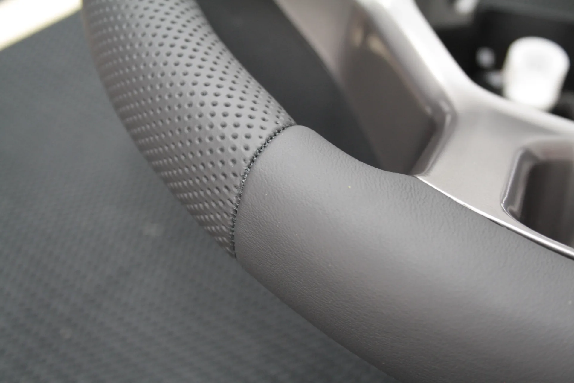 Dodge Anderes Modell Lenkrad neu beziehen AMMARO Atelier