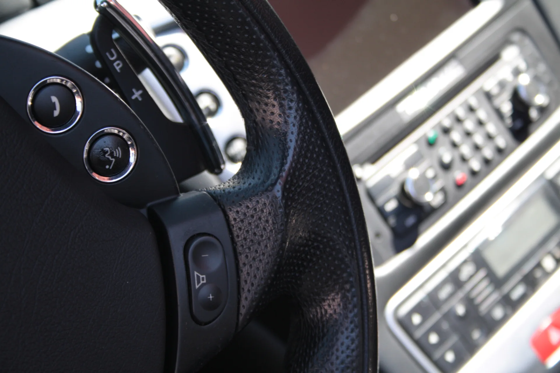 Maserati GranTurismo Lenkrad neu beziehen AMMARO Atelier