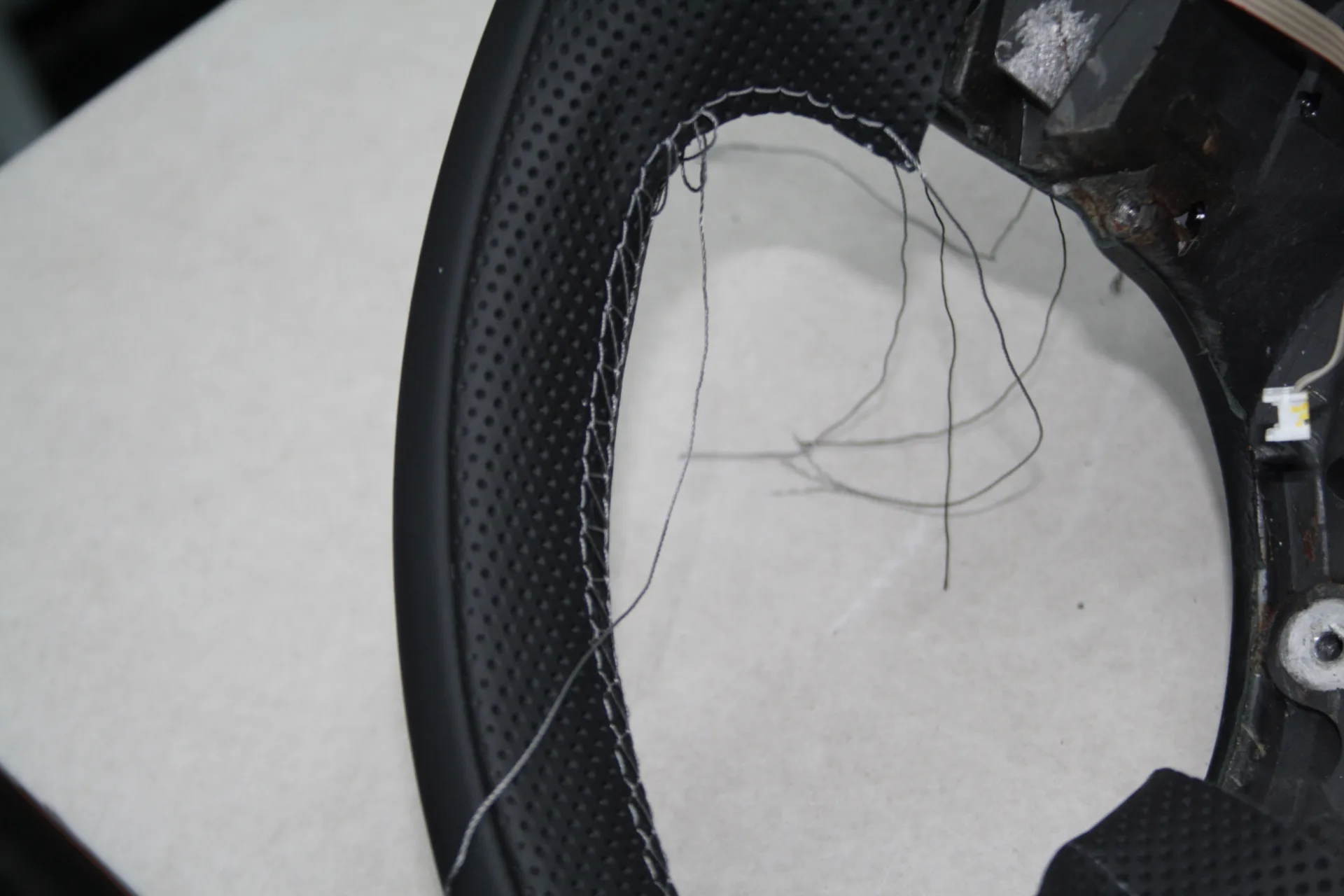 Maserati GranTurismo Lenkrad neu beziehen AMMARO Atelier