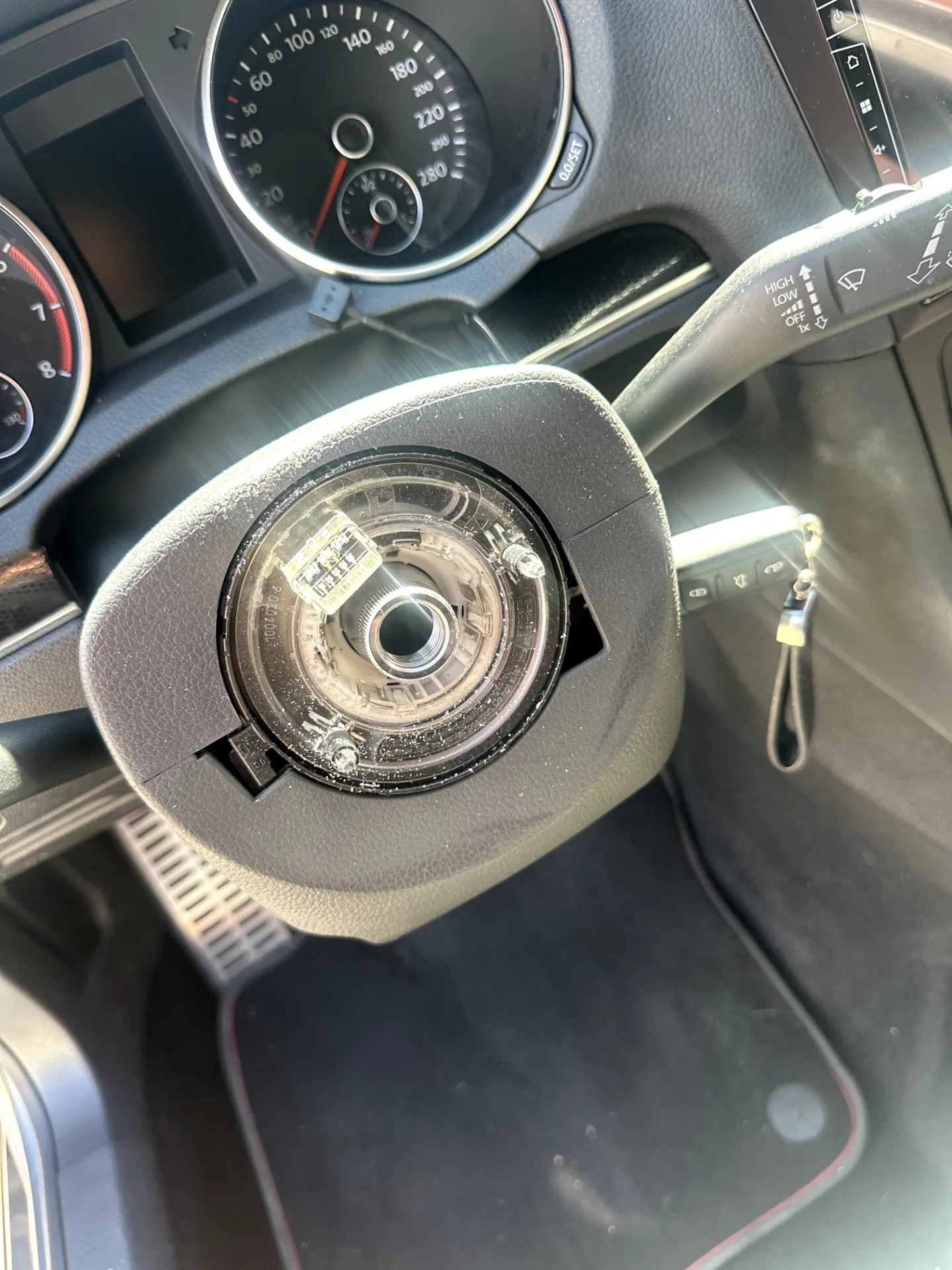 Volkswagen Golf Lenkrad neu beziehen AMMARO Atelier