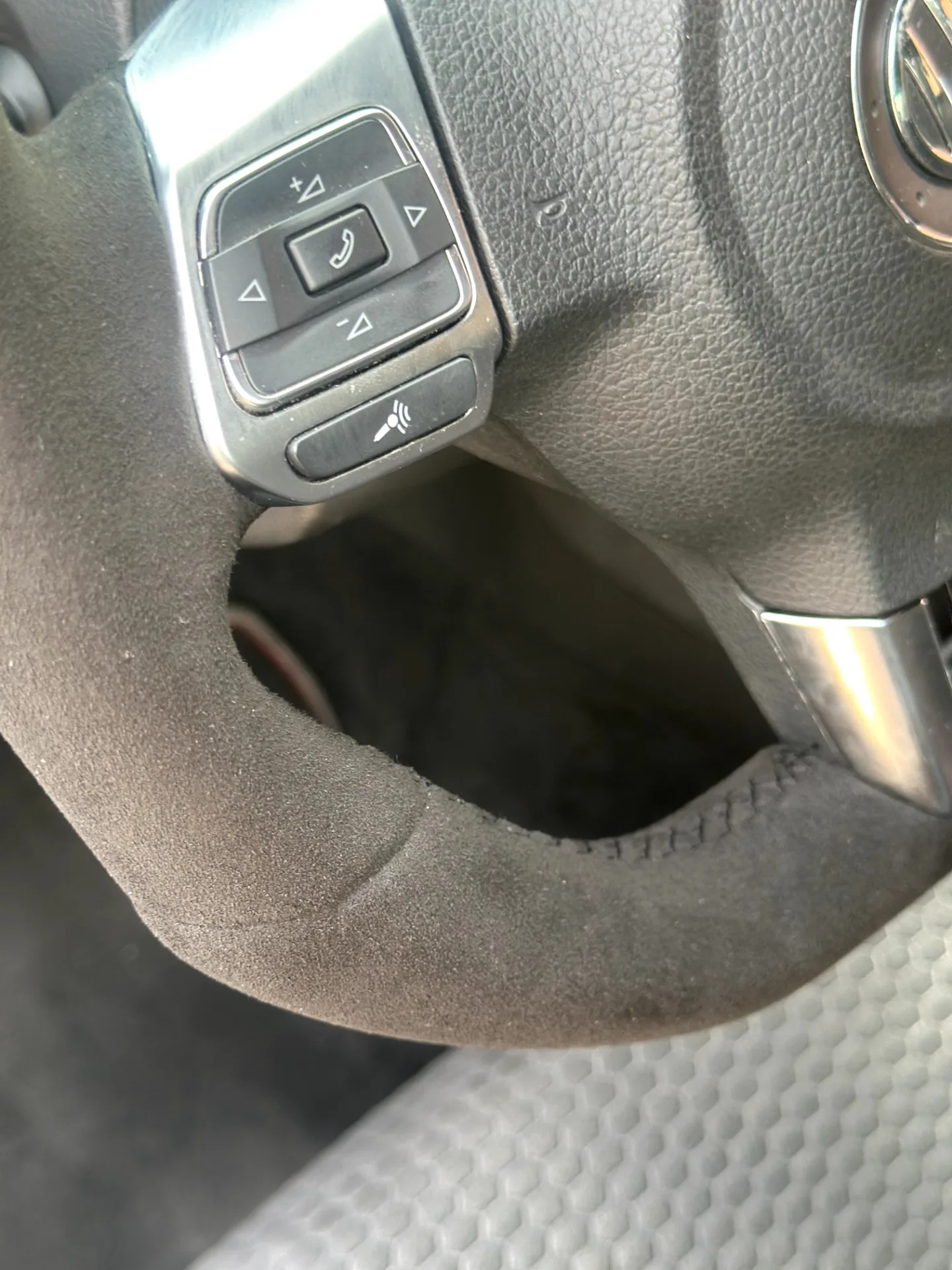 Volkswagen Golf Lenkrad neu beziehen AMMARO Atelier