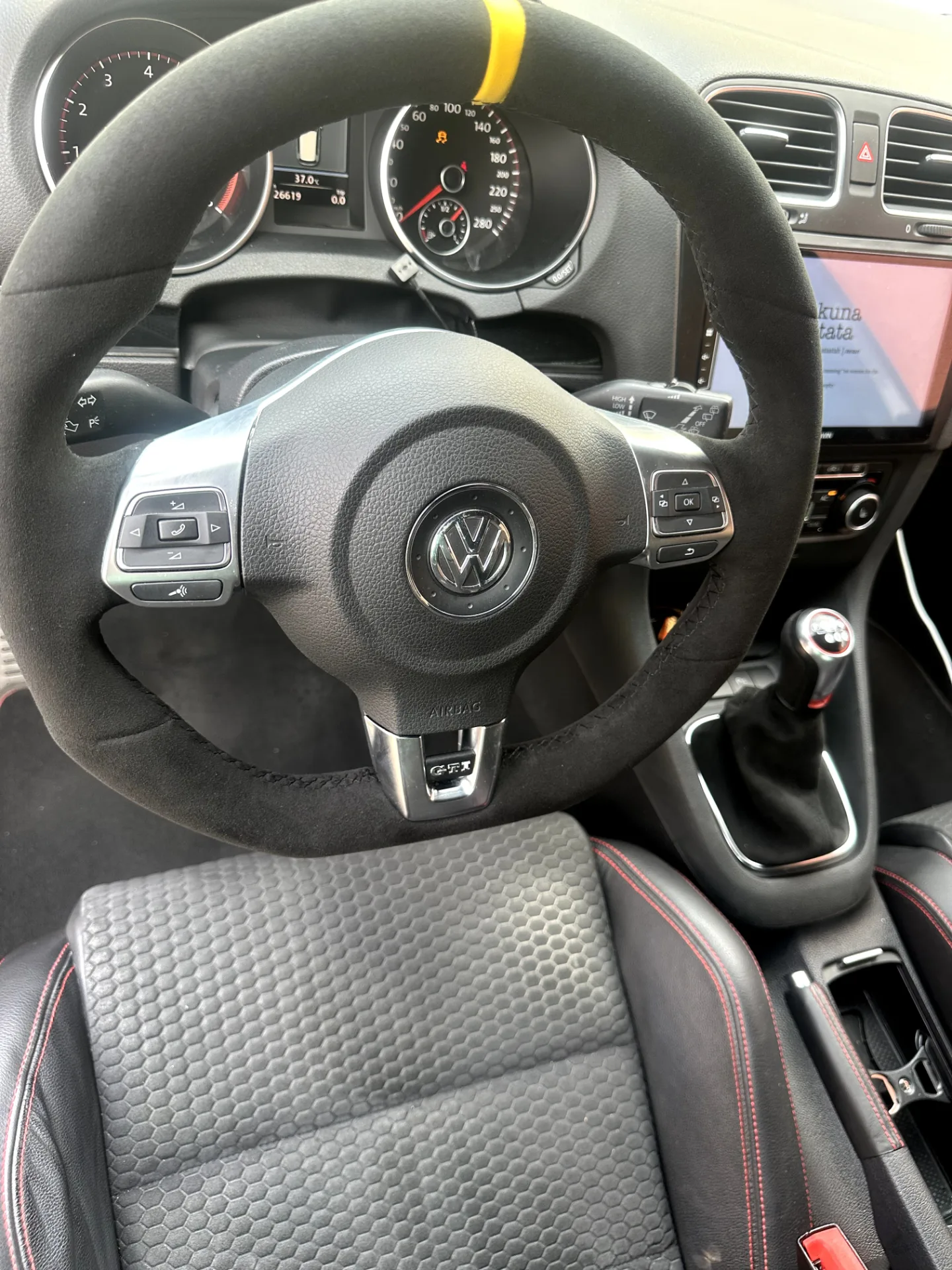 Volkswagen Golf Lenkrad neu beziehen AMMARO Atelier