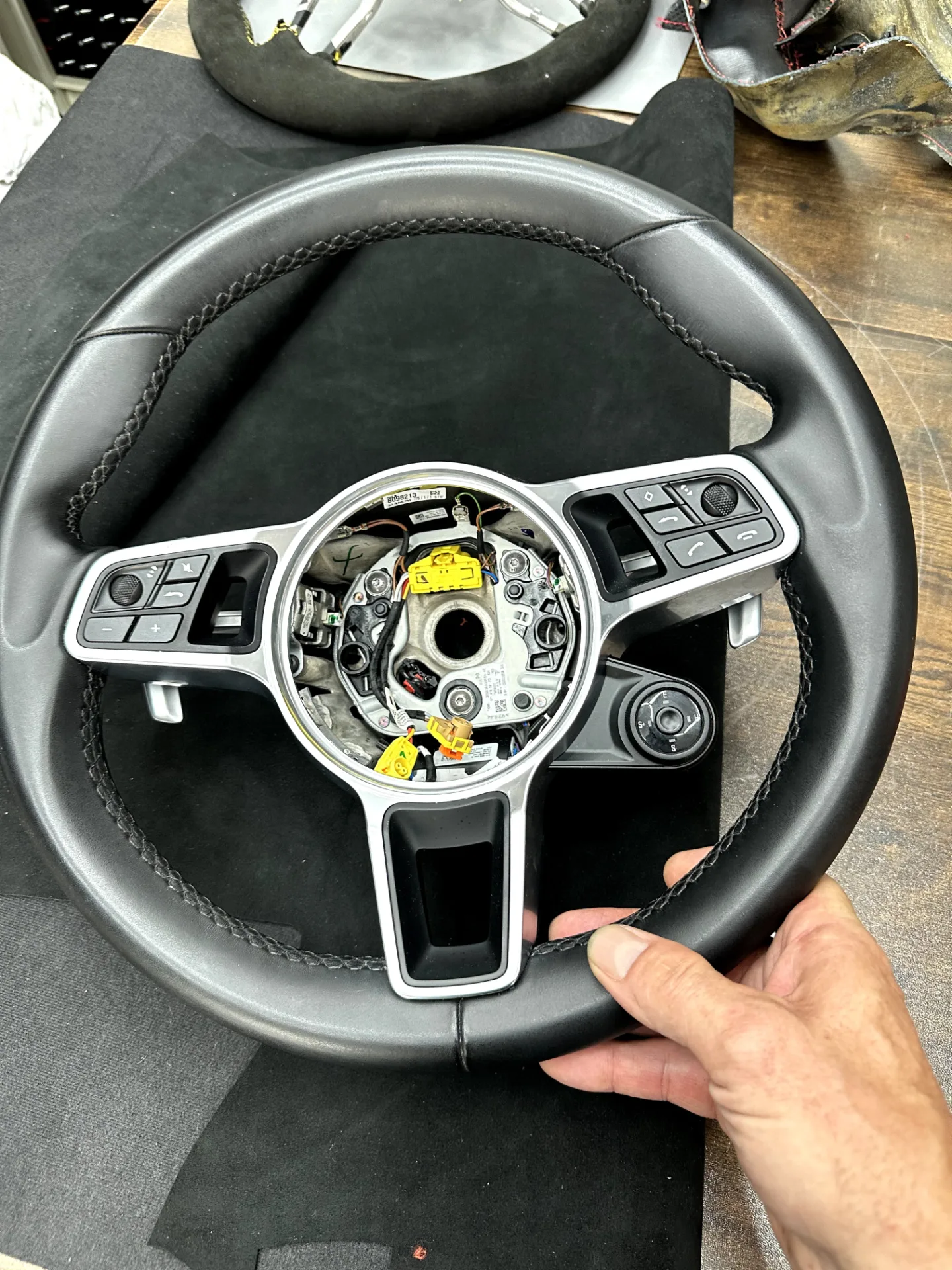 Porsche Panamera Lenkrad neu beziehen AMMARO Atelier